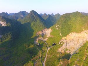 梧州（龙眼咀）至硕龙公路的崇靖高速至硕龙口岸段（K0+900附近天窗、溶洞）